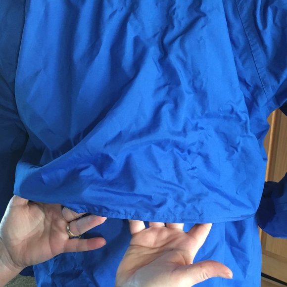 USED CABELA'S BLUE ZIPPERED WINDBREAKER SIZE SMALL - Picture 6 of 9